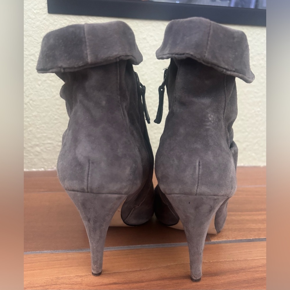 Reiss Grey Suede Ruched Ankle 3” Heeled Bootie Size 6.5 - Picture 3 of 6